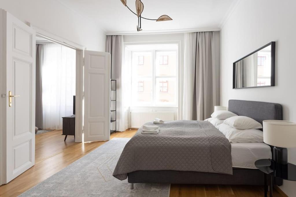 Franz 23 - Typical Viennese Apartment In The Heart Of Wien Exterior foto