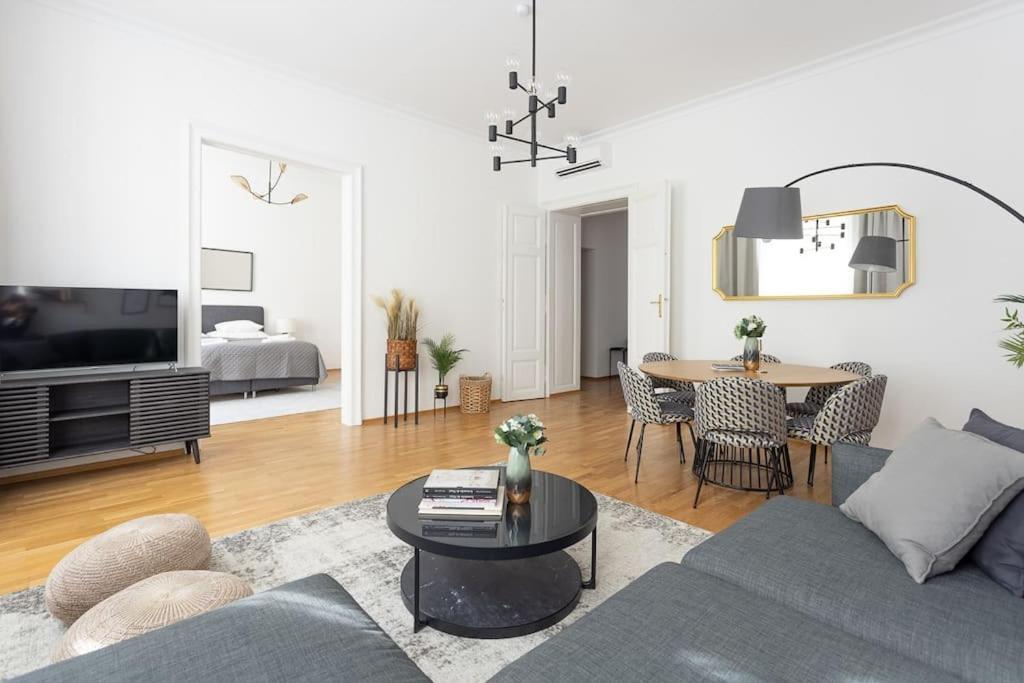 Franz 23 - Typical Viennese Apartment In The Heart Of Wien Exterior foto
